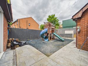 Photo 18- click for photo gallery